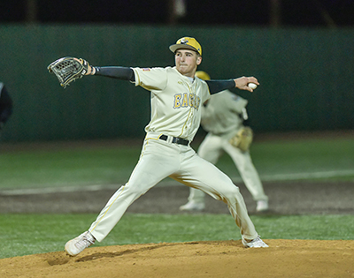 pitcher in stretch