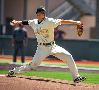 pitcher in stretch